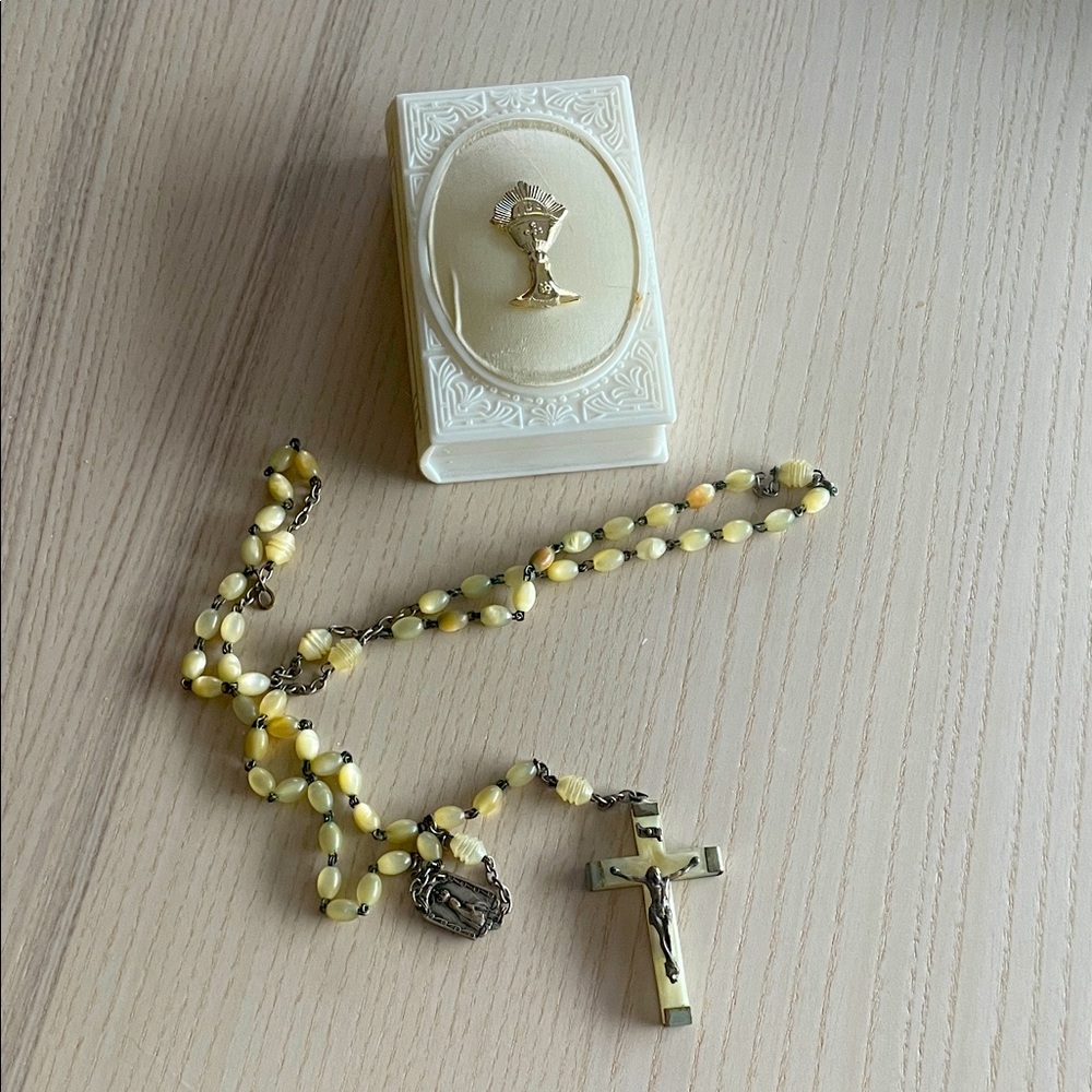 Religious Rosary - Mother of Pearl beads and cross crucifix - Prayer beads